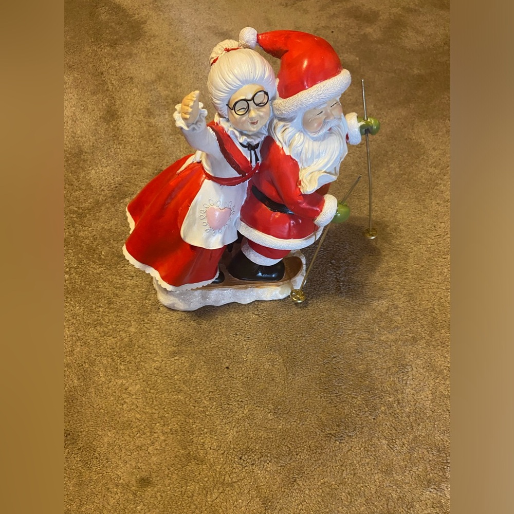 Santa and Mrs Claus figurines